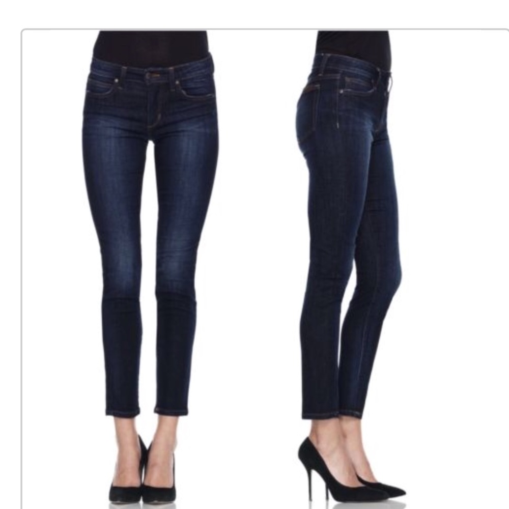 Joe's Jeans Ankle Chelsea 28" Style- Romi wash